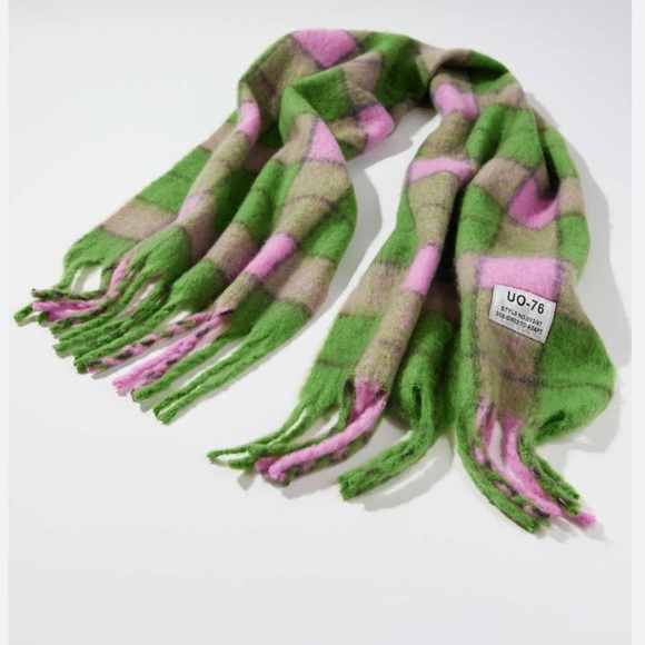 URBAN OUTFITTERS WOMENS GREEN PINK CHUNKY SOFT SCARF - Picture 1 of 5